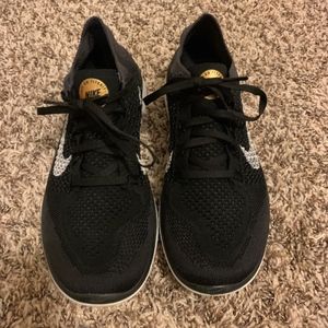 Nike Free Runs Flyknit 2018-Size 9.5